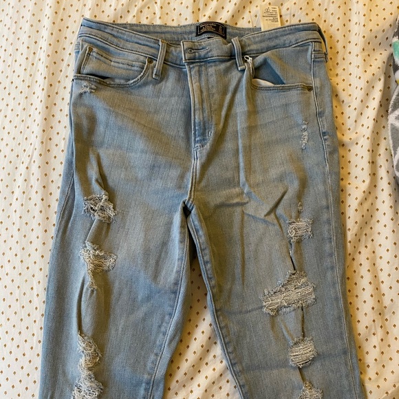 A&F Distressed High Rise Super Skinny Jeans - Picture 2 of 4